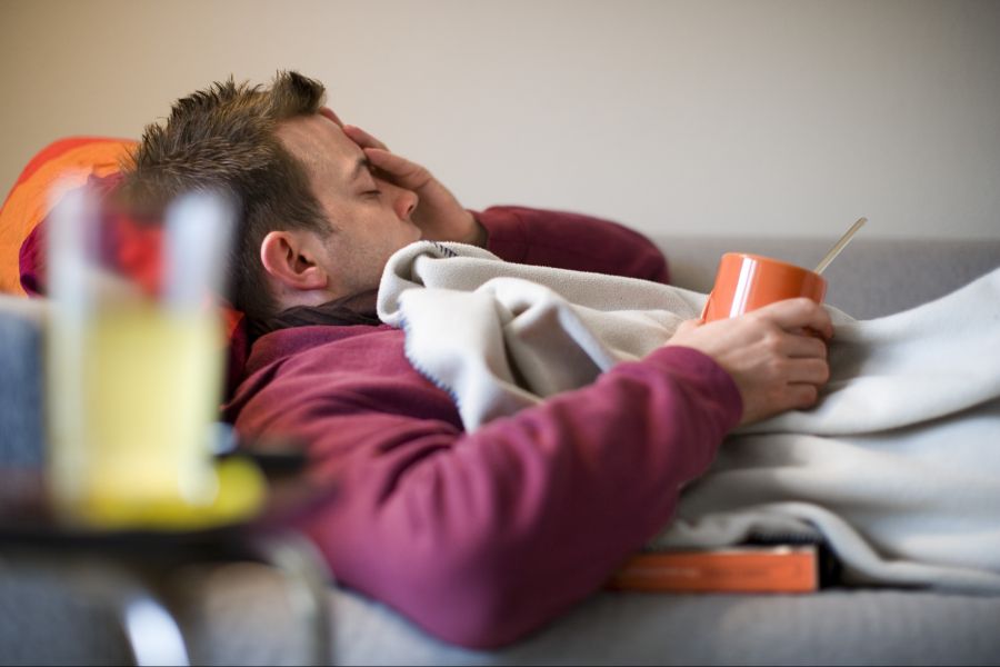 Doch statt die langersehnten Ferien geniessen zu können, liegt man mit Grippe im Bett.