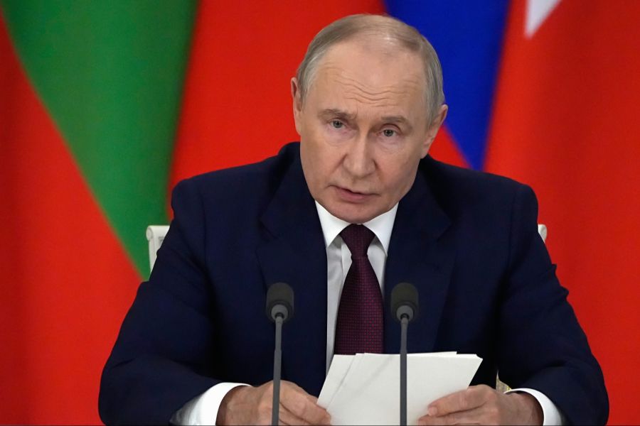 In der russischen Bevölkerung wächst die Angst, der Kreml könnte private Gelder für den Krieg gegen die Ukraine nutzen.
