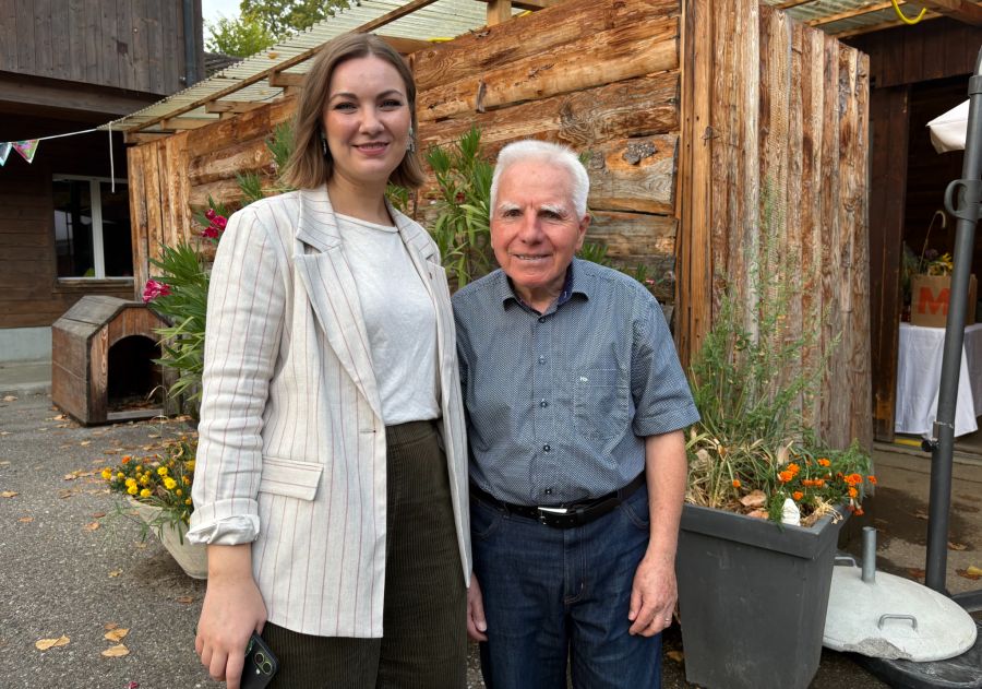 Stadtratspräsidentin Jelena Filipovic posiert mit dem amtsältesten Vorgänger, Jürg Küffer.