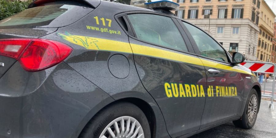ARCHIV - Ein Einsatzfahrzeug der Finanzpolizei (Guardia di Finanza). Die spezialisierten Beamten sind unter anderem zuständig für die Bekämpfung von Wirtschafts-Kriminalität. Foto...