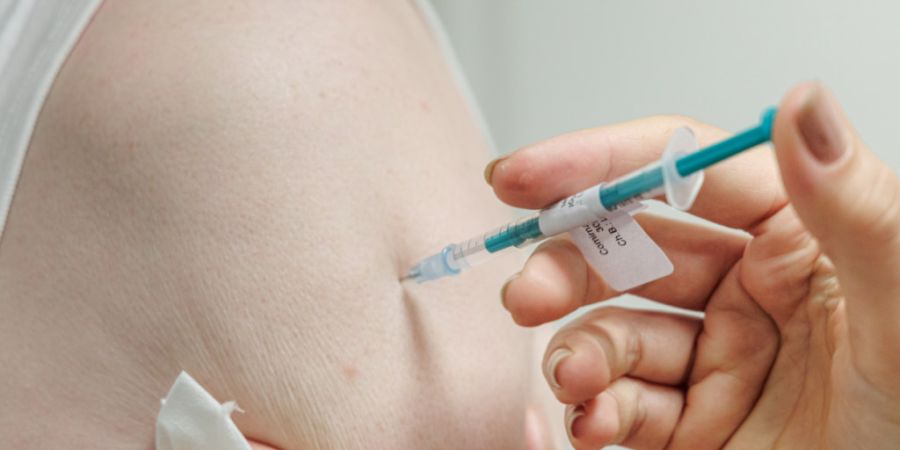 Die St. Galler Regierung verzichtet auf die Möglichkeit eines Impfobligatoriums im neuen Gesundheitsgesetz. (Symbolbild)