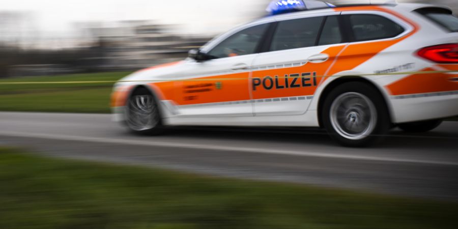 Ein fahrunfähiger Autofahrer hat am Samstagmorgen bei Wattwil SG einen Unfall verursacht. (Archivbild)
