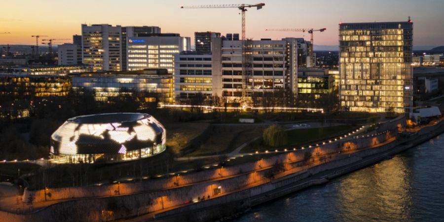 Eine Studie im Auftrag von Interpharma warnt vor Milliardenverlusten für die Schweizer Pharmaindustrie aufgrund der US-Zollpolitik. Im Bild: der Novartis Campus in Basel. (Archiv)