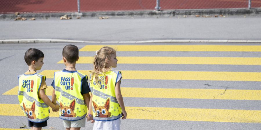Die Aargauer Regionalpolizeien ziehen nach ihrer diesjährigen «Aktion für sichere Schulwege» eine durchzogene Bilanz. (Symbolbild)