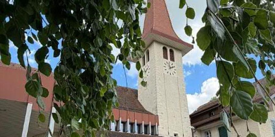 Die Kirchgemeinde Menziken-Reinach muss ihre Budgetgemeindeversammlung nochmals durchführen. Im Bild: die katholische Kirche St. Anna in Menziken.