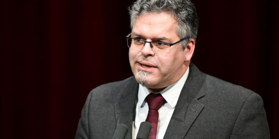 «Bei einem der Beschuldigten wurde ein vorgefertigtes Bekennervideo sichergestellt», sagte Generalbundesanwalt Jens Rommel beim Jahrespressegespräch seiner Behörde in Karlsruhe. (Arch...