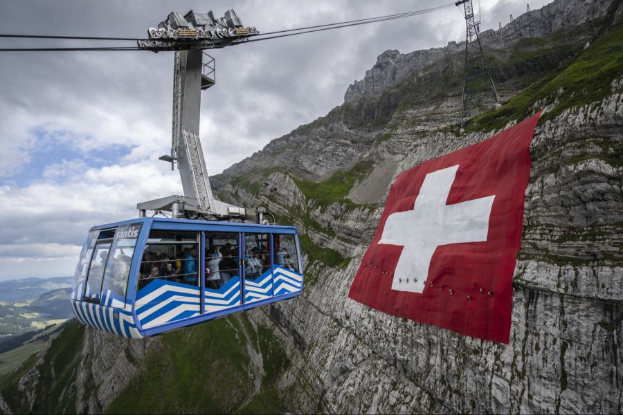 Die Schwebebahn von der Schwägalp auf den Säntis wird erneuert.
