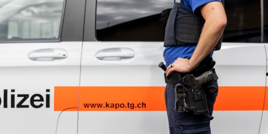 Ein Mann fiel in Hauptwil TG von der Leiter. Die Kantonspolizei Thurgau klärt den Unfallhergang ab. (Symbolbild)