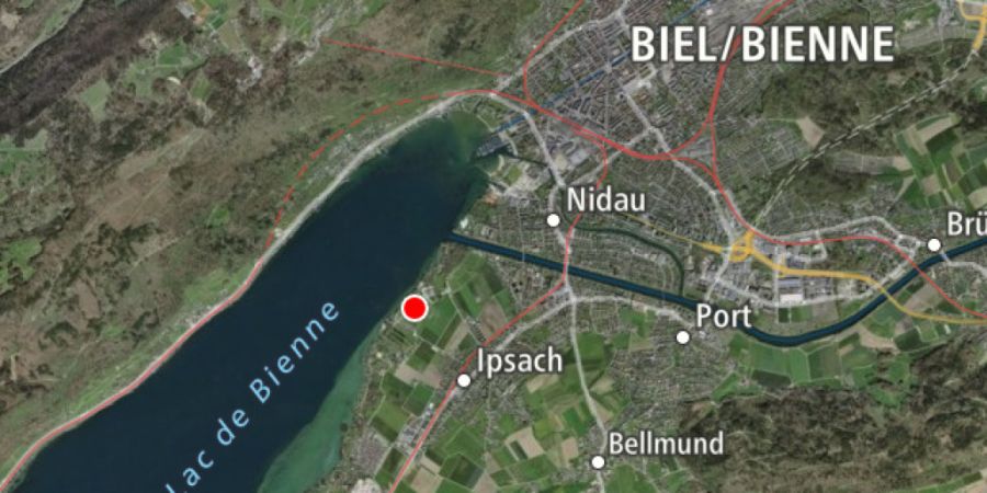 Im Gebiet Erlenwäldli unweit des Nidau-Büren-Kanals in Ipsach ist ein Mann im See in Not geraten.