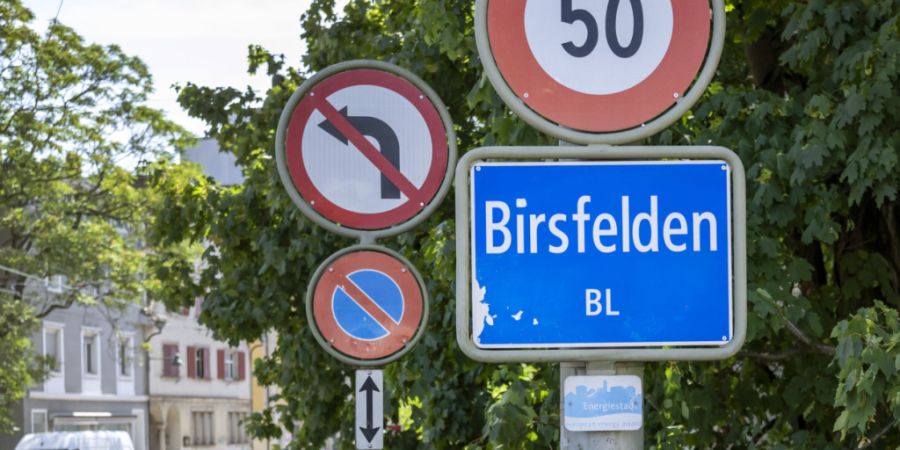Die Baselbieter Gemeinde Birsfelden darf unter anderem auf der Hauptstrasse Tempo 30 einführen. (Archivbild)