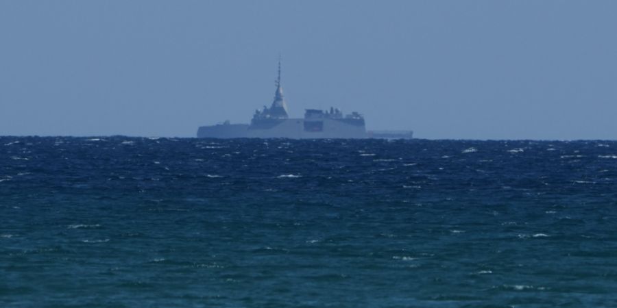 ARCHIV - Die griechische Fregatte Kimon ist vor der Küste von Limassol, Zypern, zu sehen. Foto: Petros Karadjias/AP/dpa