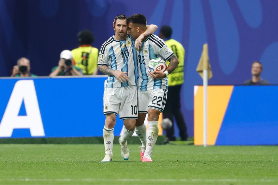 Lionel Messi wird von seinen Mitspielern auf Instagram gewürdigt. Lautaro Martínez...