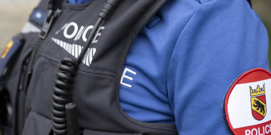 Die Kantonspolizei Bern hat am Freitagabend auf der A1 einen Autofahrer angehalten, der massiv zu schnell unterwegs war. (Symbolbild)