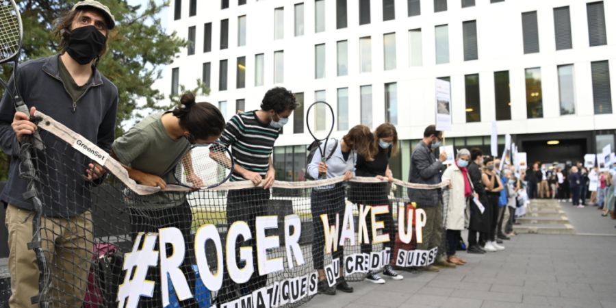 Rund um den Prozess gegen die Lausanner Klimaaktivisten kam es 2020 vor dem Waadtländer Kantonsgericht zu einer erneuten Protestaktion in Anlehnung an Roger Federer. (Archivbild)