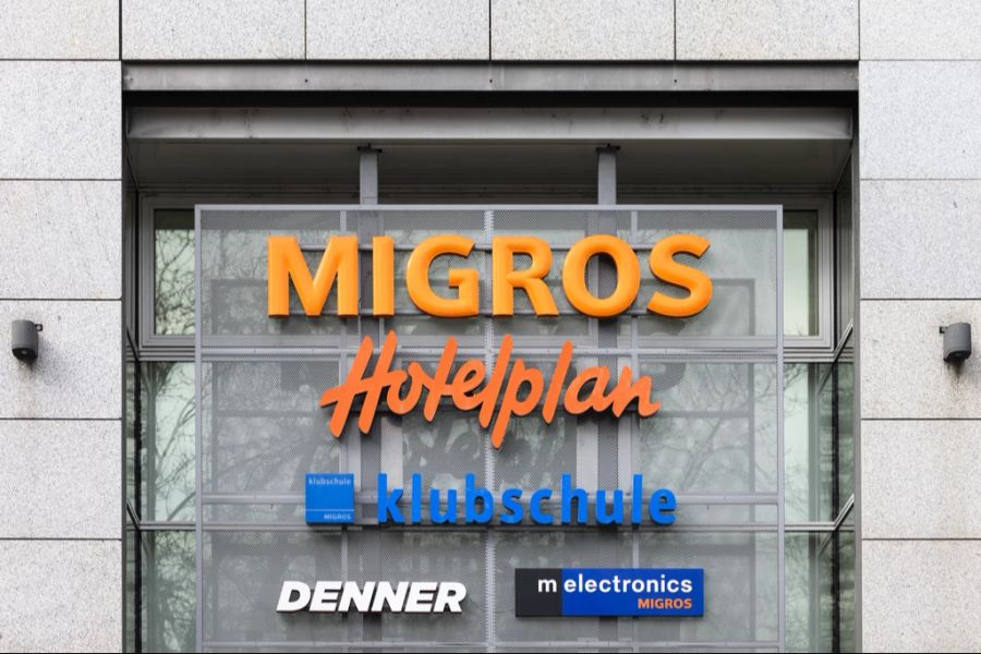 Man hoffe, die Migros sei nicht traurig – ansonsten könnten ja wieder mal Ferien gebucht werden.