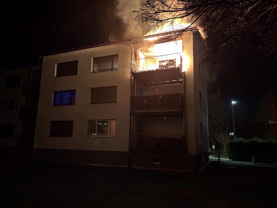 Brand in Mehrfamilienhaus in Aarau.