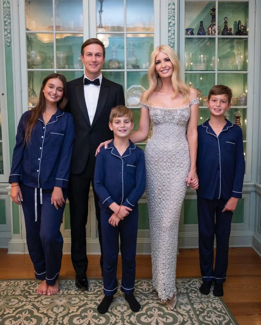 Ivanka Trump mit ihrem Ehemann Jared Kushner und den drei gemeinsamen Kindern.