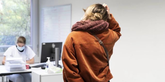 Das Verhältnis zwischen Ärzten und Patienten hat sich laut einem Medizinhistoriker klar verändert. (Symbolbild) Arzt Patient Vertrauen