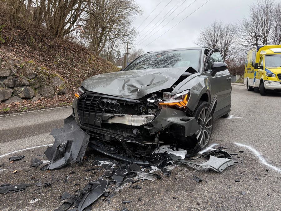 Die Autofahrerin wurde bei der Kollision verletzt.