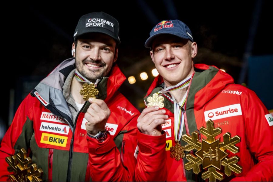 Dann krönt er sich in Saalbach in der Team-Kombi mit Loic Meillard zum Doppel-Weltmeister.