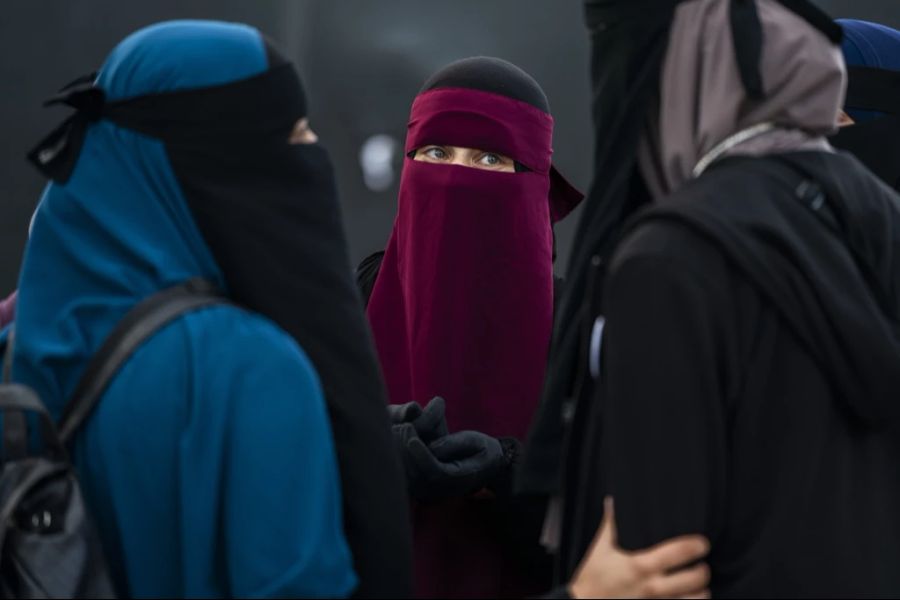 Wird 2025 in der ganzen Schweiz verboten: die Burka.