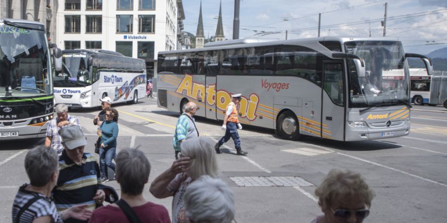 Wer mit dem Reisecar nach Luzern reist, soll nicht mehr am Schwanenplatz halten, sondern ab Ibach auf eine neue Seilbahn umsteigen, verlangt die «Citylink»-Initiative einer privaten Int...