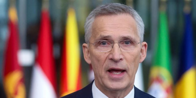 Militärhilfe ist der Weg - Nato-Generalsekretär Stoltenberg: Man kann Putins Kalkül ändern