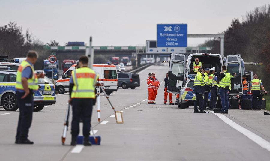 Der Schock nach dem Flixbus-Unfall in Leipzig sitzt immer noch tief.