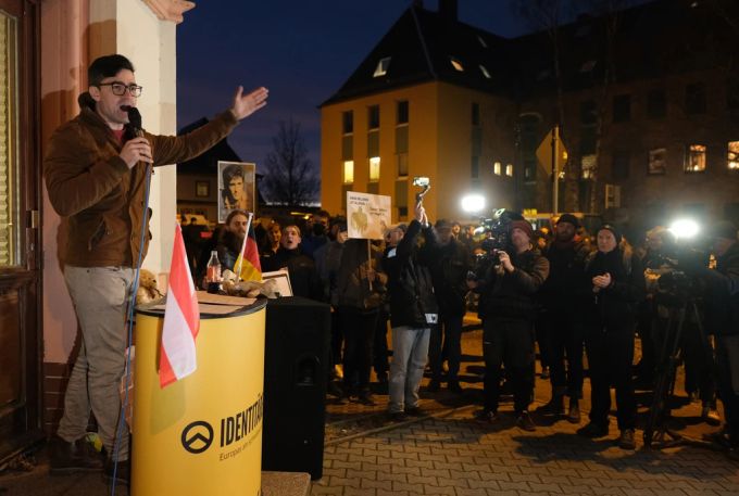 Der österreichische Rechtsextreme Martin Sellner spricht in Deutschland. Martin Sellner