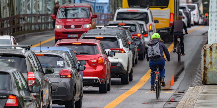 Die FDP fordert eine Verkehrspolitik für das Auto.