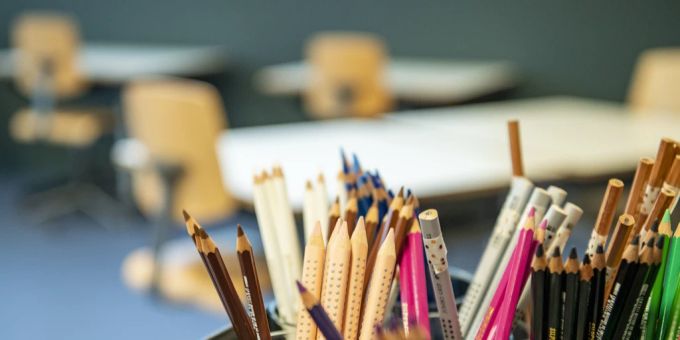 Luzerner Schulen wollen neu «Schulinseln» einführen. Dies, um verhaltensauffällige Kinder besser zu betreuen. (Symbolbild) Schule Luzern Kinder