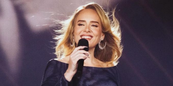 Surprise - Adele bestätigt Verlobung bei Konzert in München