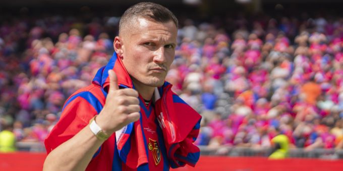 Taulant Xhaka beendet seine Karriere mit dem Double-Gewinn. Taulant Xhaka