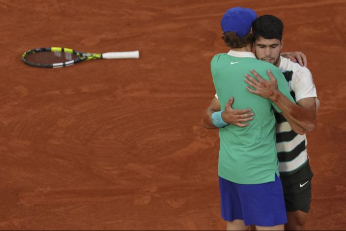 Jannik Sinner und Carlos Alcaraz haben sich an den French Open zuletzt einen echten Monster-Final geliefert. Sinner Alcaraz