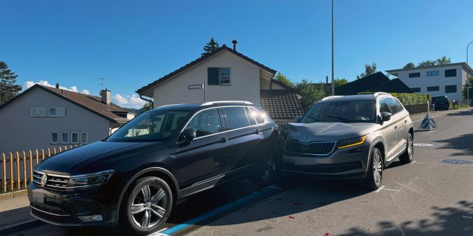 St. Gallen: Auto kracht in parkiertes Auto – hoher Sachschaden. St. Gallen