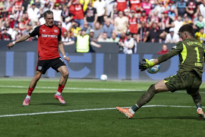 Gregor Kobel blickt auf eine schwierige Saison mit dem BVB zurück. Gregor Kobel