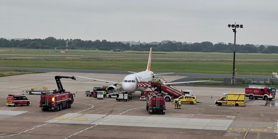 Kurz nach dem Start musste ein Flugzeug an den Flughafen Bremen zurückkehren. (Archivbild)