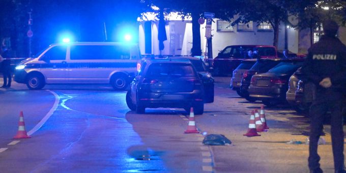 Die Polizei hat die Messerstecherin erschossen. Messerstecherin