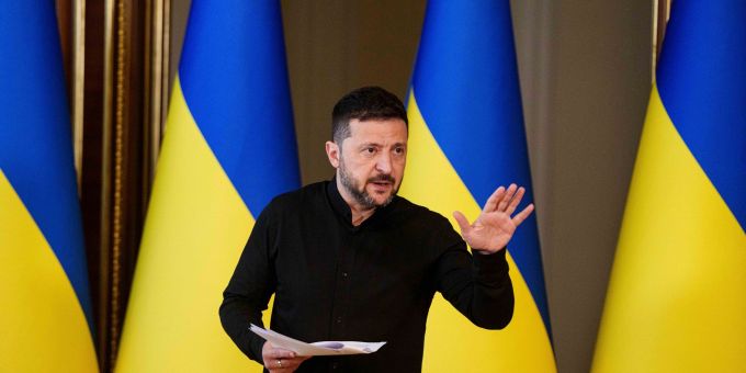 Der ukrainische Präsident Selenskyj hat sich nach den Drohungen von Trump gegen Putin und den gescheiterten Gesprächen noch nicht wieder geäussert. (Archivbild) trump