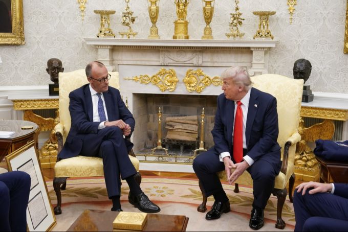 Friedrich Merz und Donald Trump sprachen rund 40 Minuten im Oval Office. merz trump