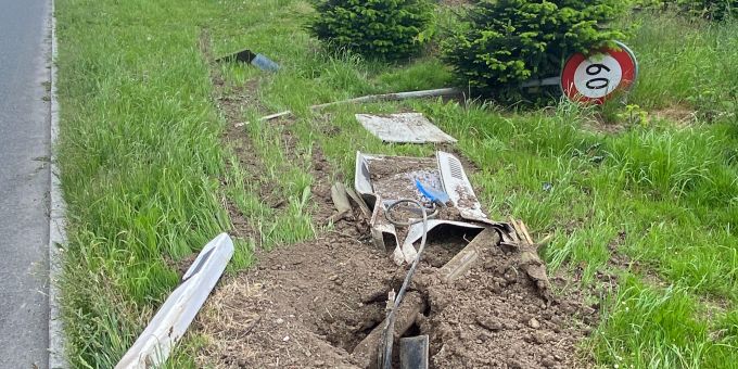 Aesch LU: Blauer BMW flüchtet nach Selbstunfall – Zeugen gesucht. Aesch LU