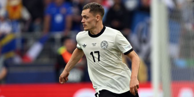 Jetzt fehlt nur noch wenig: Florian Wirtz fliegt zum Medizincheck nach Liverpool. Florian Wirtz Liverpool