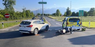 Sennwald SG - Motorradfahrer (43) nach Kollision ins Spital gebracht