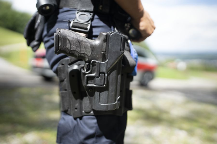 Die Ex-Beamtin engagierte sich als Schiess-Ausbilderin. (Symbolbild)