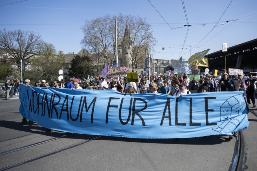 Erst am 5. April wurde in Zürich erneut gegen den knappen und teuren Wohnraum demonstriert. (Archivbild)