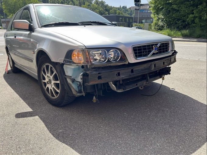An beiden Fahrzeugen entstand Sachschaden. Fahrzeugen