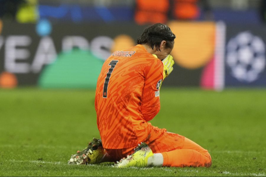 Yann Sommer bricht nach dem Sieg gegen Barcelona in Tränen aus.
