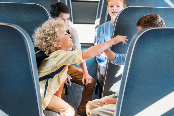 Schulbus Junge verprügelt bewusstlos