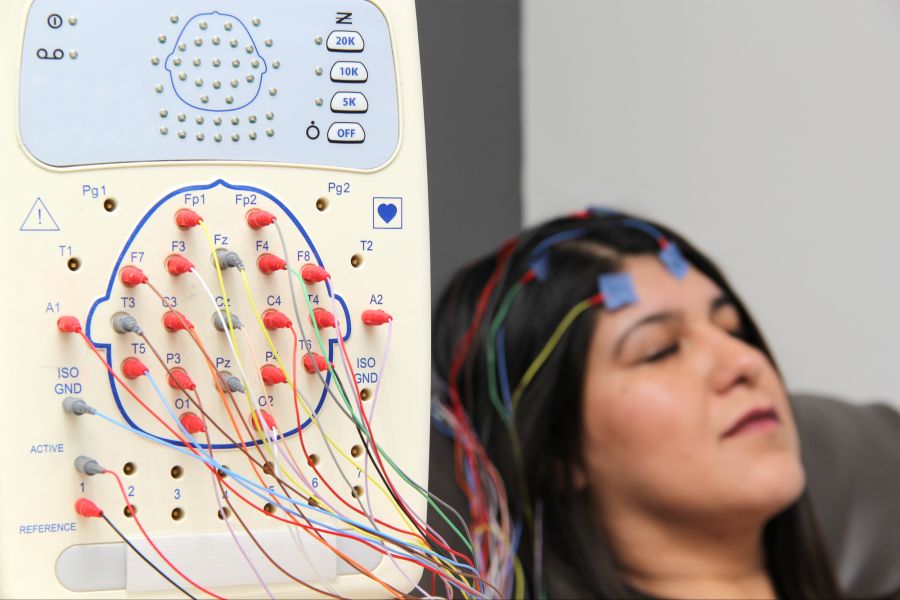 Schlafende Frau, EEG