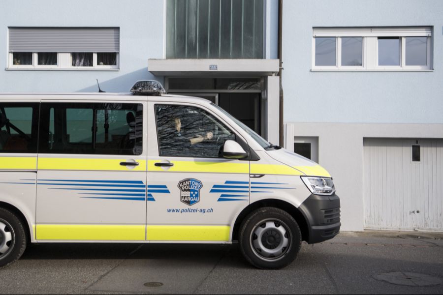 Er wies sie an, die Tochter zu informieren und ihr zu sagen, sie solle aus Wohlen nach Hause kommen. Dabei war sie weit entfernt vom bedrohten Fitnesscenter und somit nicht in Gefahr. (Symbolbild)